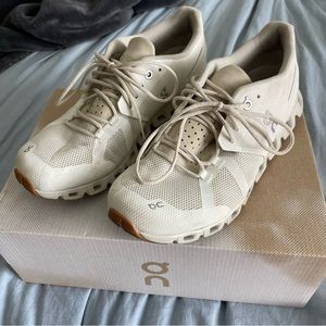 On Cloud tennis shoe